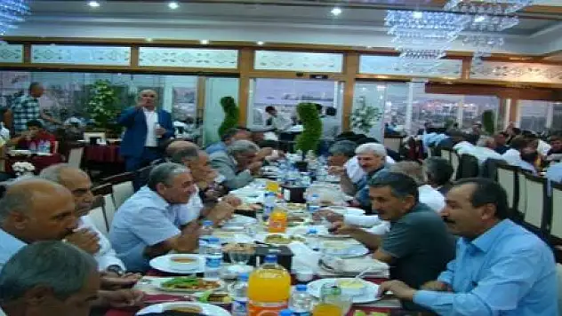 AK Parti'den muhtarlara iftar yemeği